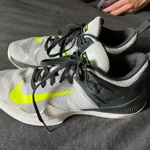 nike womens hyperace volleyball shoes